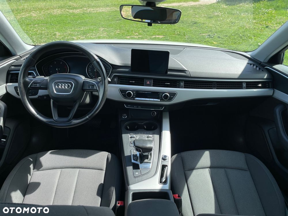 Audi A4 Limousine - 11
