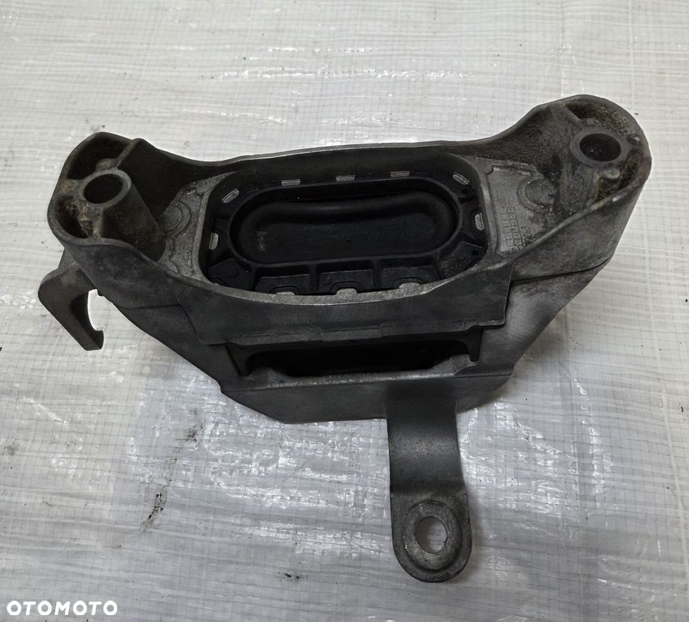 PODUSZKA SILNIKA OPEL ZAFIRA C 2.0CDTI V060840101 - 1