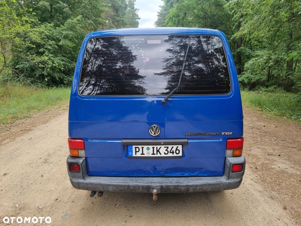 Volkswagen Multivan - 11