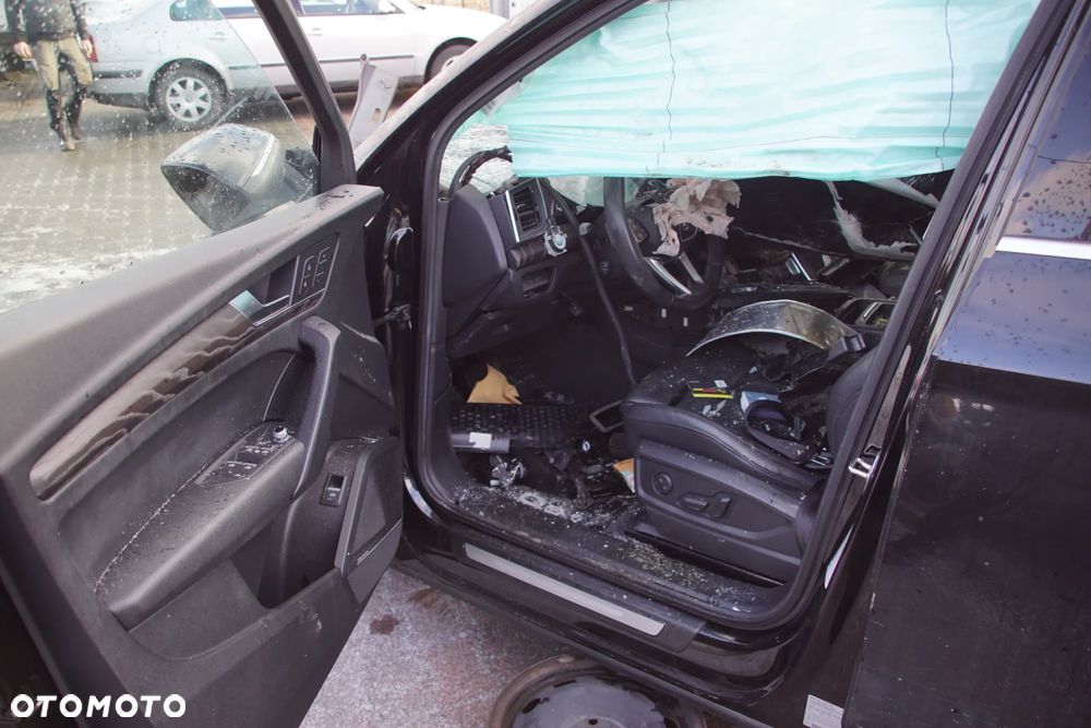 Auto na części - Audi Q5 II FY 2.0 TFSI 252 KM DAYB SUX LY9T 2018R Silnik Skrzynia Drzwi Klapa Zderzak Błotnik Lampa Szyba Klamka Lusterko Sterownik Moduł Czujnik Panel Kierownica - 9