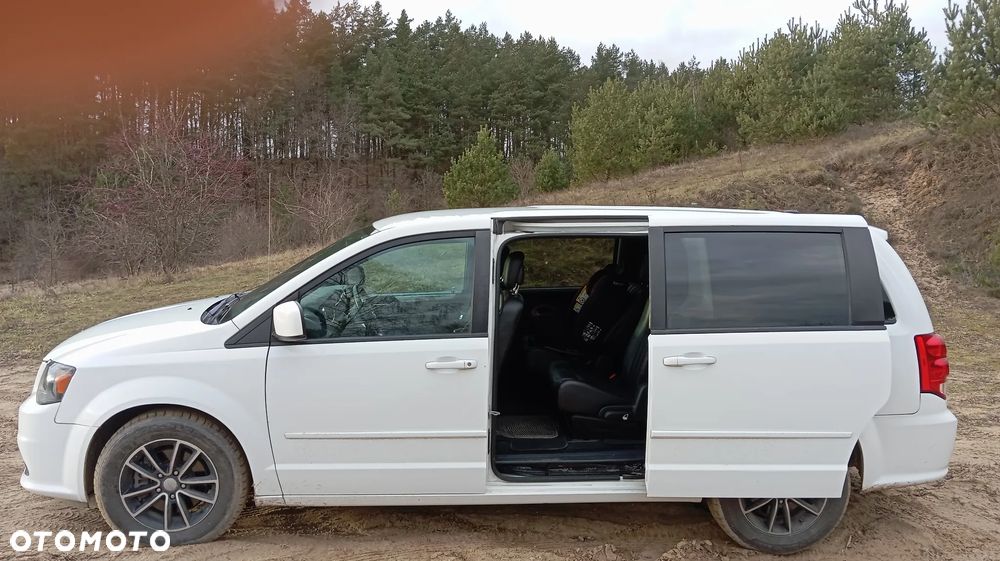 Dodge Grand Caravan - 7