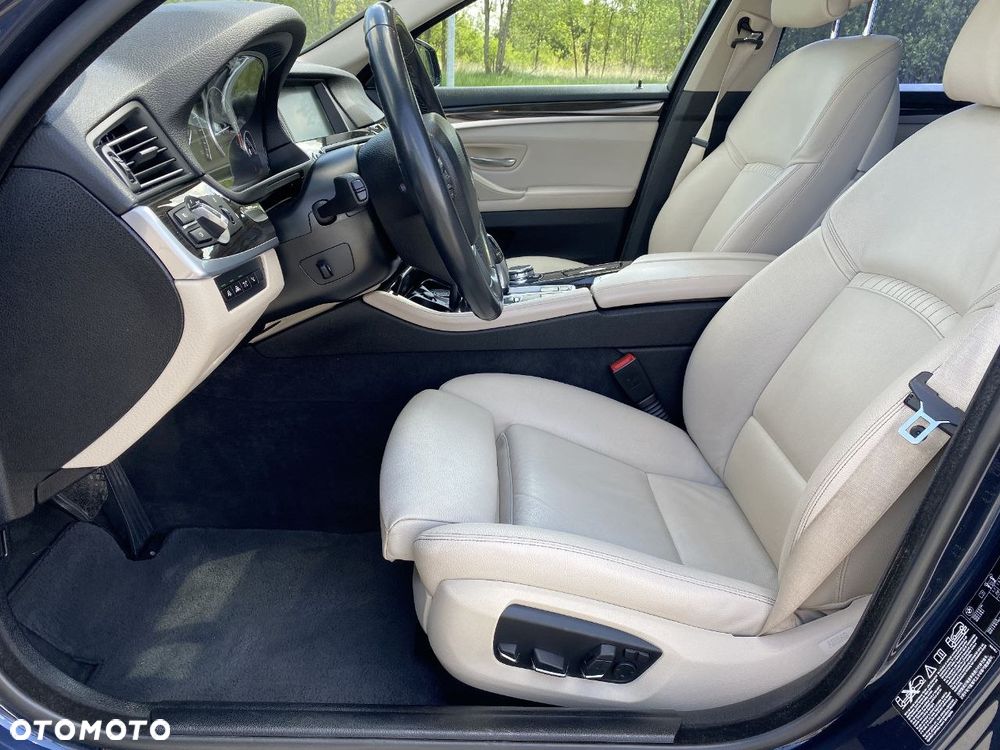 BMW Seria 5 530d xDrive Luxury Line - 23