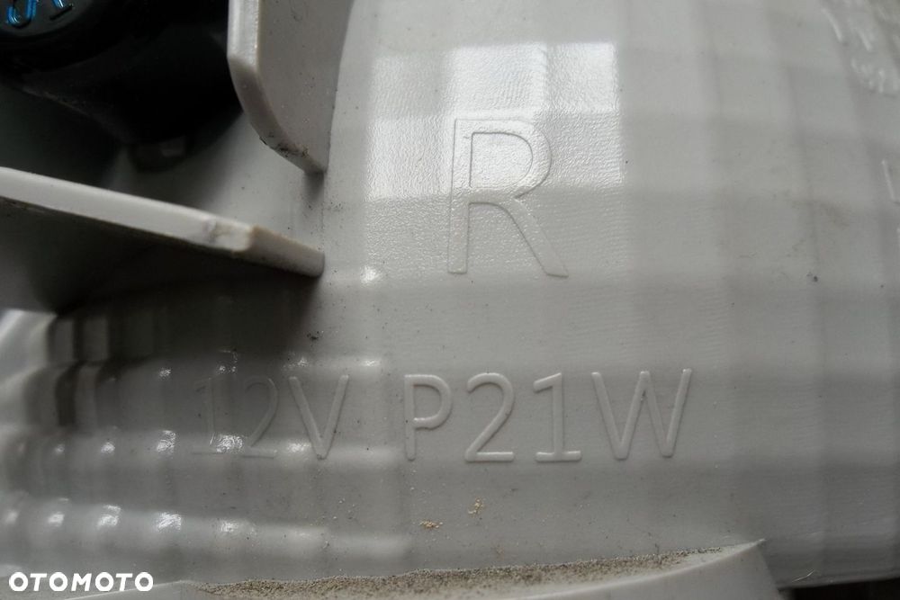 Lampa tylna prawa w zderzak HYUNDAI i30 - 6