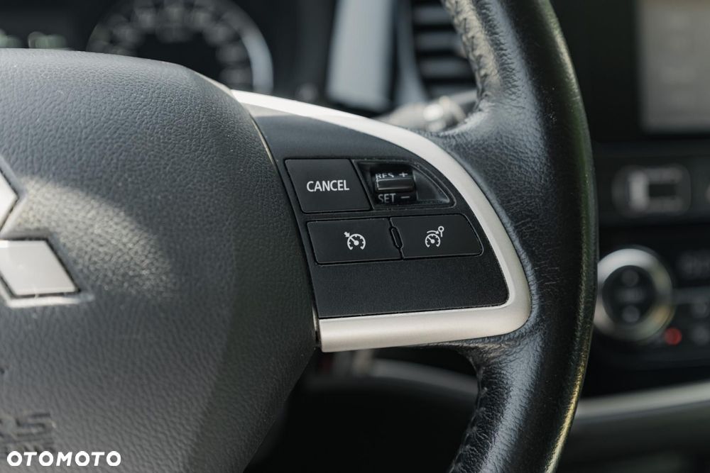 Mitsubishi Outlander 2.2 DID Intense - 23