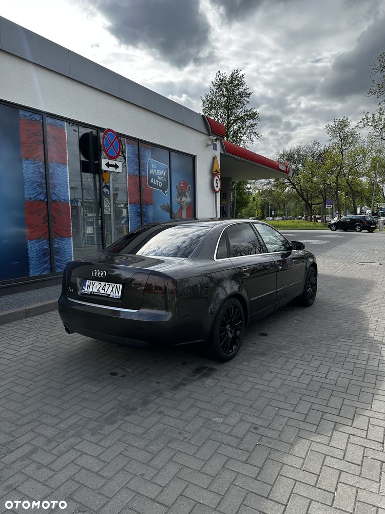 Audi A4 Limousine - 10