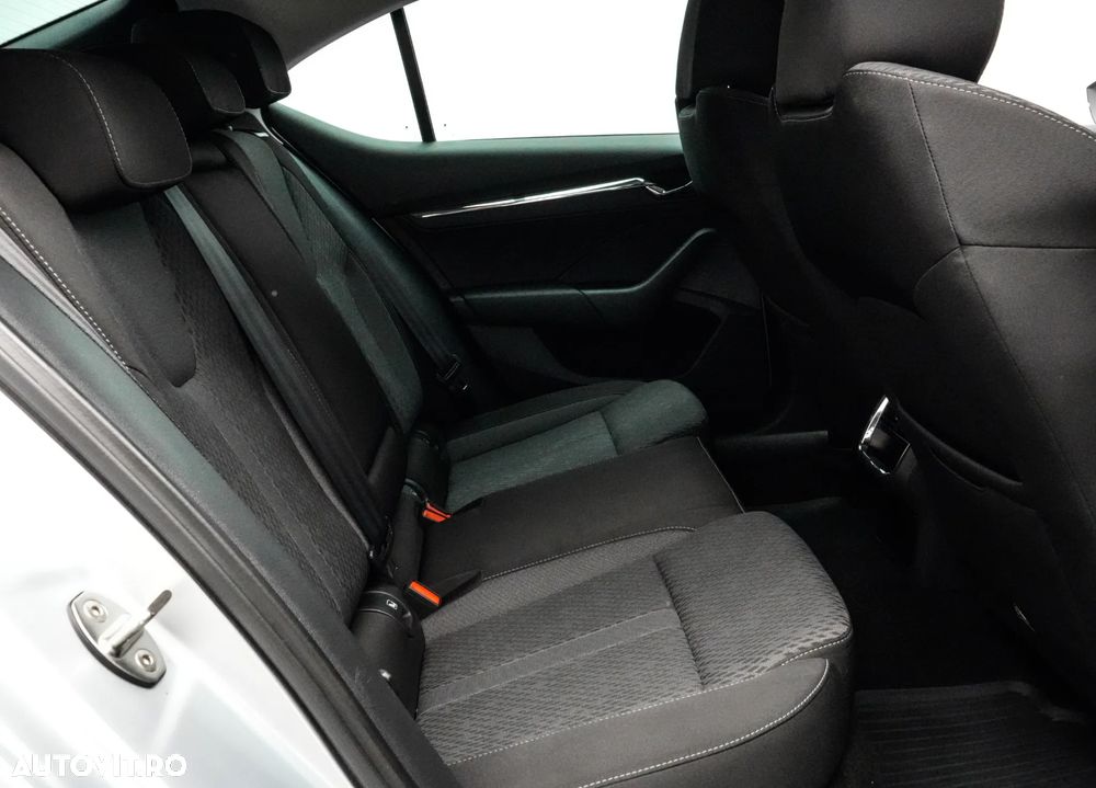 Skoda Octavia 2.0 TDI DSG Style - 17