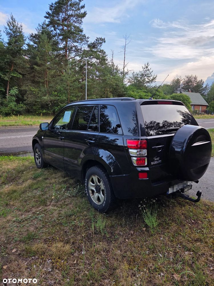 Suzuki Grand Vitara 2.0 - 7