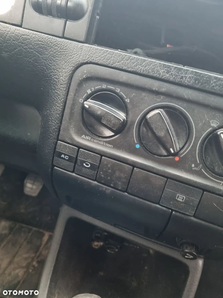 VW golf III mk3 hb 5d 1.8 AAM lakier LA5E grzane fotele Elektryczne lusterka klima na części - 6