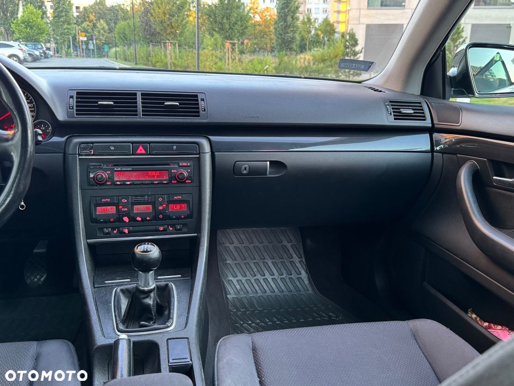 Audi A4 Limousine - 8