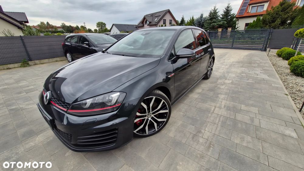 Volkswagen Golf GTI Performance BlueMotion Technology - 2