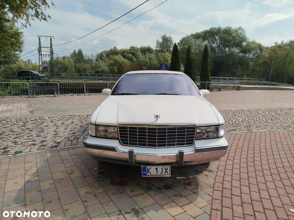 Cadillac Fleetwood 1996 photo 2