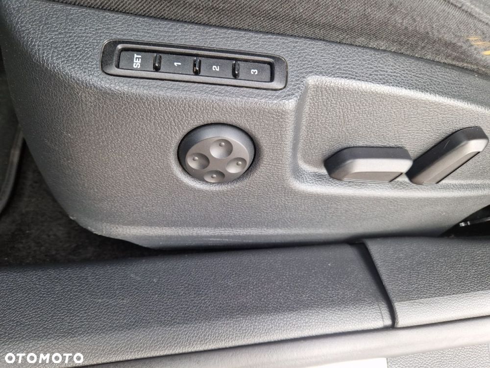 Skoda Superb 2.0 TDI DSG Elegance - 11