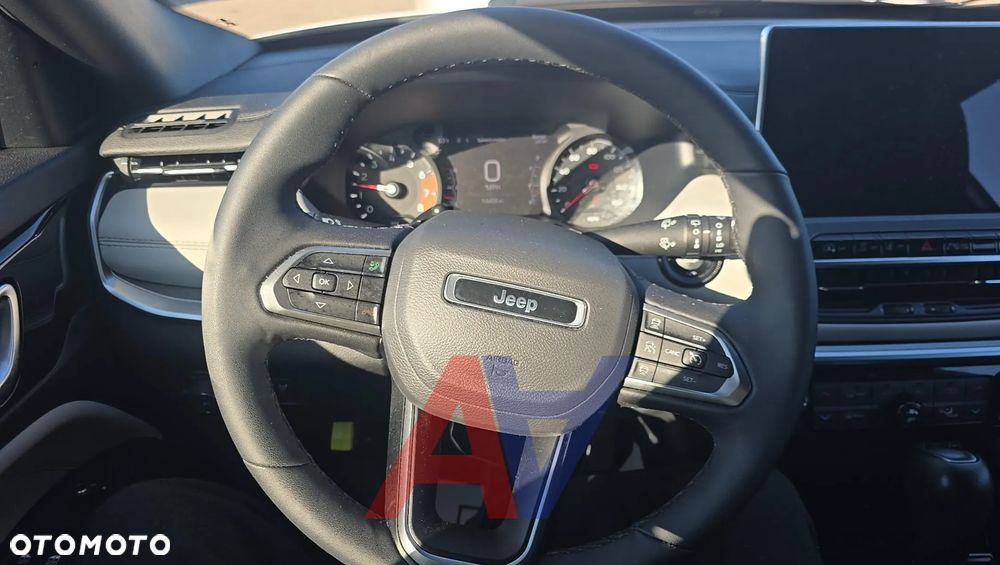 Jeep Compass - 10