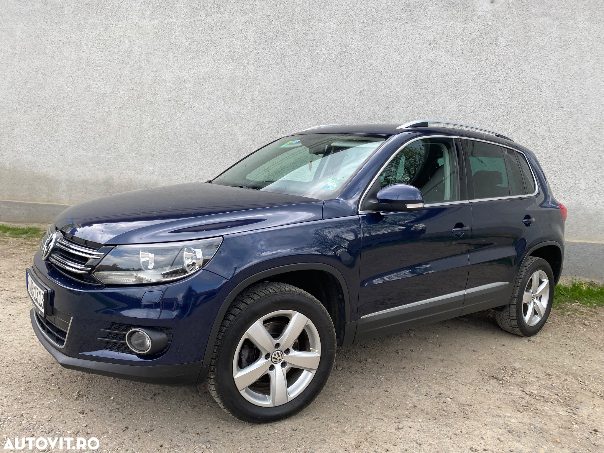 Volkswagen Tiguan - 2