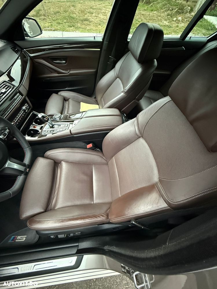 BMW Seria 5 535d xDrive Touring Sport-Aut. Luxury Line - 12