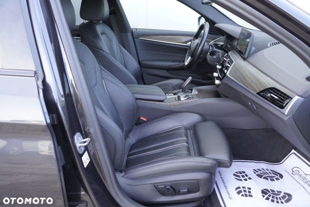 BMW Seria 5 520d Sport Line sport - 6