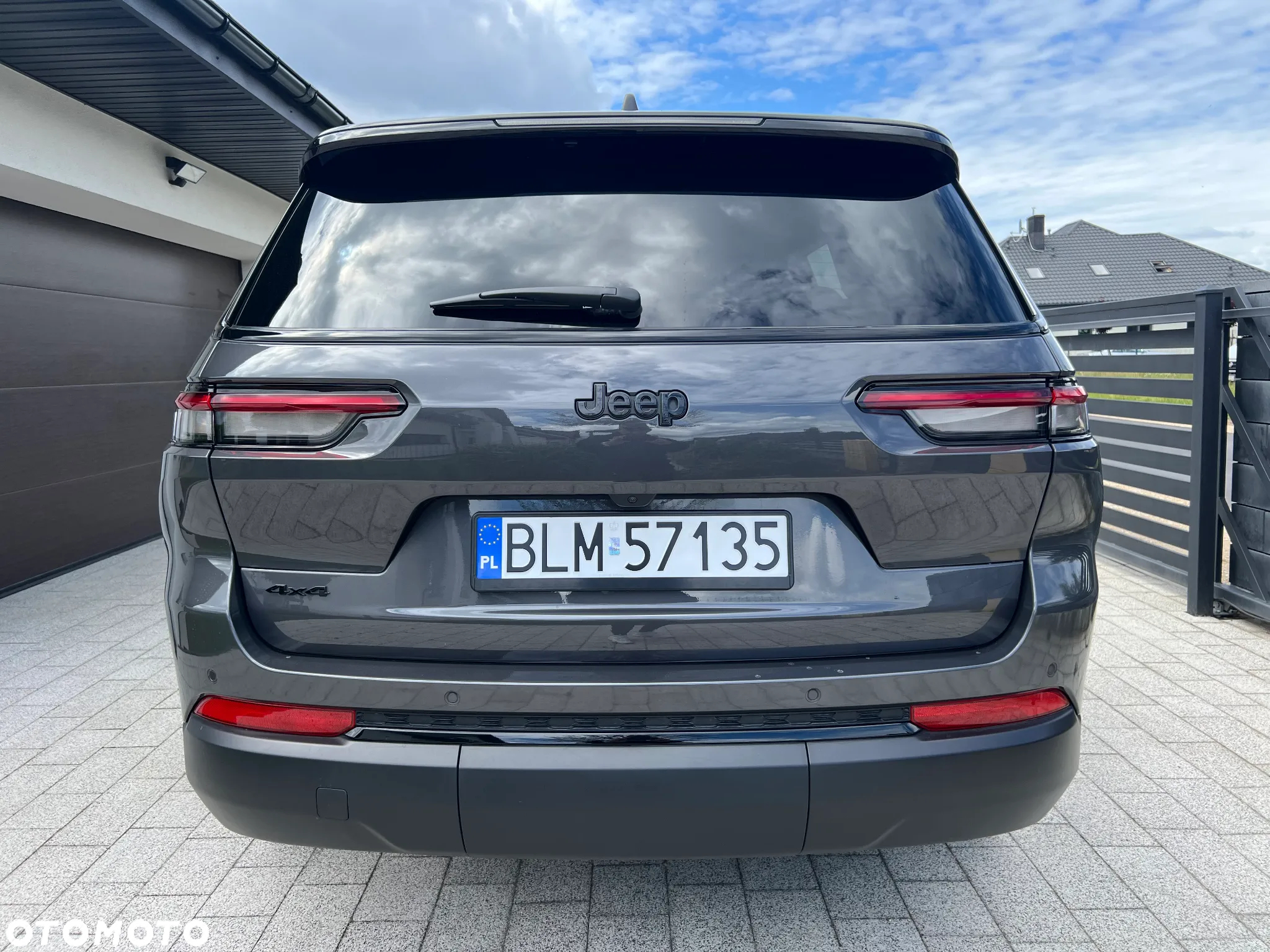 Jeep Grand Cherokee - 15