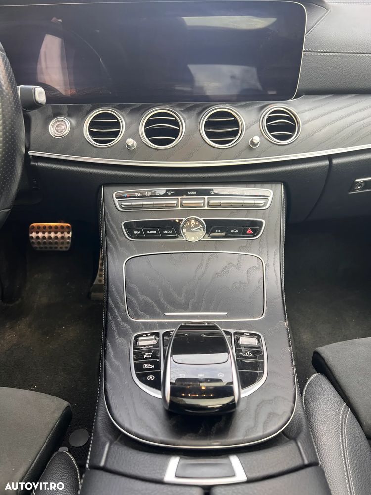 Mercedes-Benz E 220 d 4MATIC 9G-TRONIC AMG Line - 19