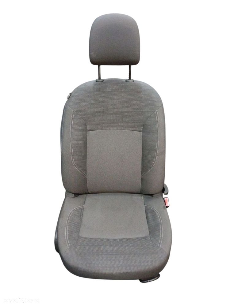 FOTEL PRAWY PRZÓD DACIA LODGY (2012-2017) 1.5 DCI 107KM - 1