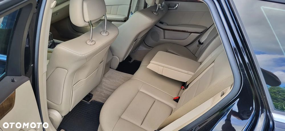 Mercedes-Benz Klasa E 250 CDI Elegance - 9