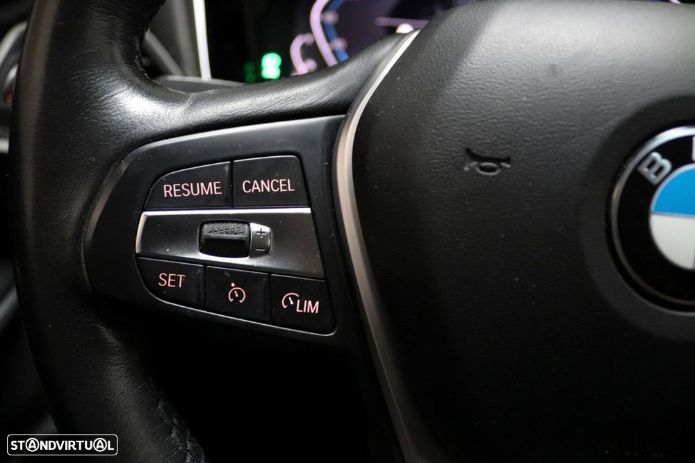 BMW 330 e Line Luxury Auto - 17