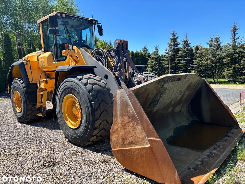 Volvo VOLVO L150G rok 2011,waga 26ton, łyżka 4,5m3 opony MICHELIN 70%, bdb - 2