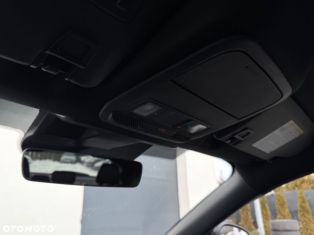 Ford Mustang Mach-E - 22