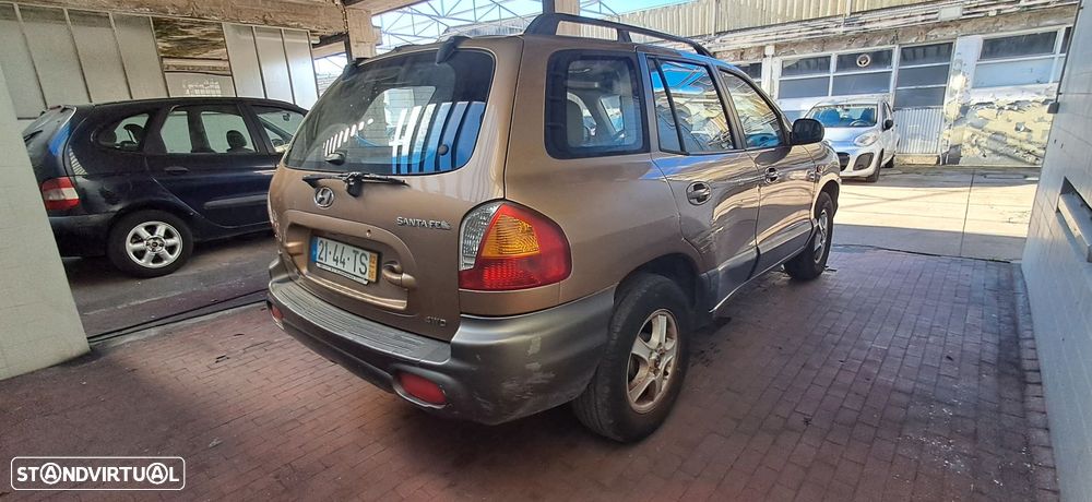 Hyundai Santa Fe 2.0 CRDi Family 4WD - 2