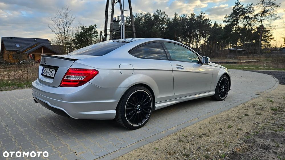 Mercedes-Benz Klasa C 180 CGI BlueEff - 10
