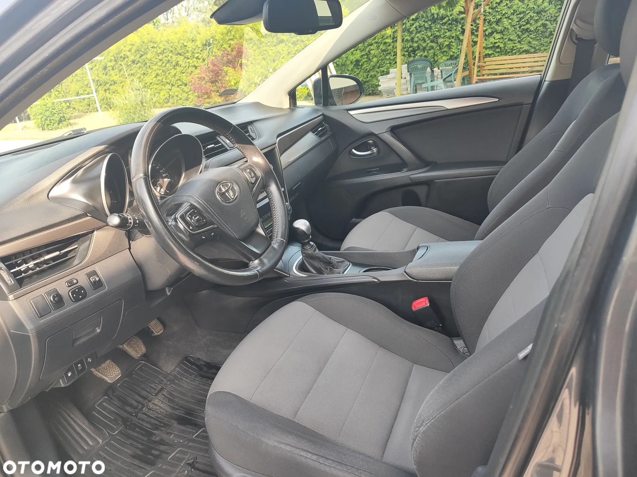 Toyota Avensis - 17