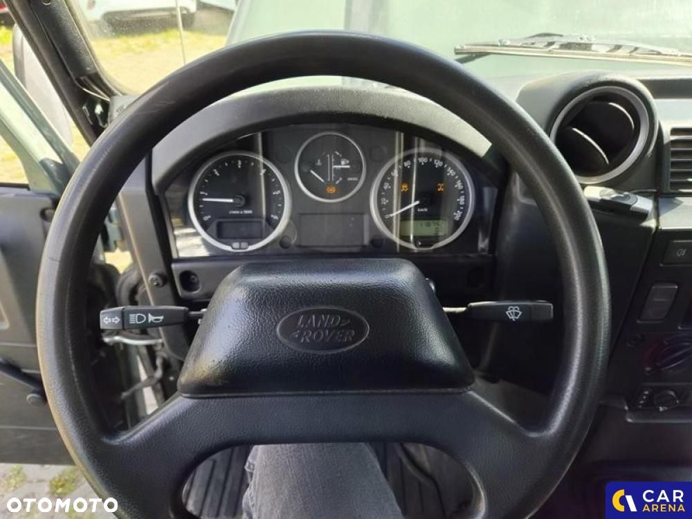 Land Rover Defender - 33