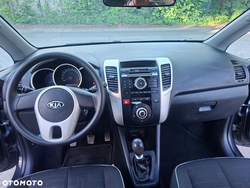 Kia Venga 1.6 L - 16