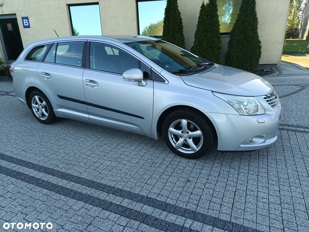 Toyota Avensis 1.8 Sol NAVI - 14
