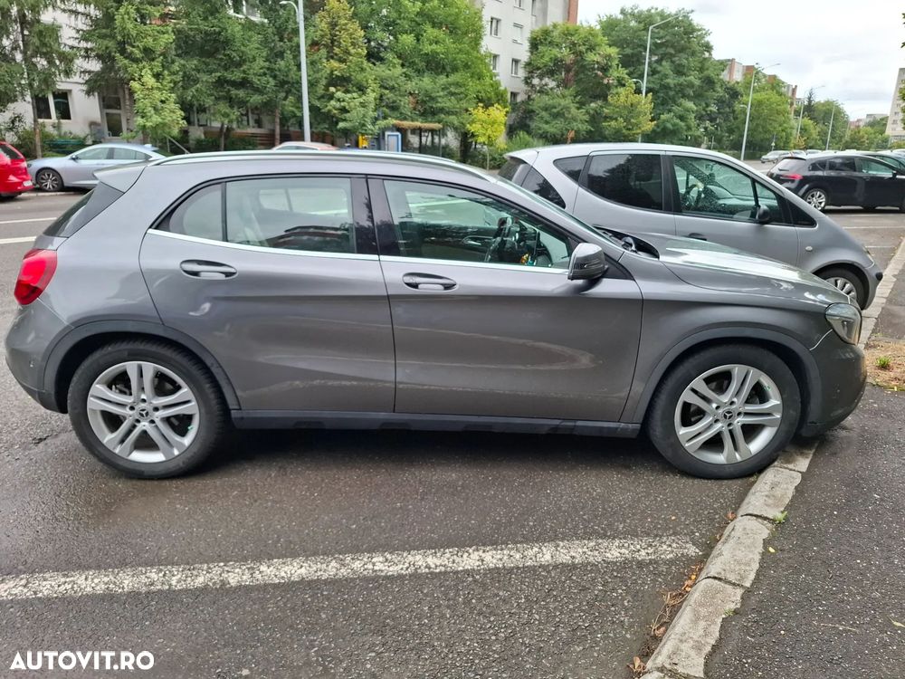 Mercedes-Benz GLA - 13