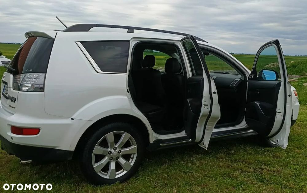 Mitsubishi Outlander 2.2 DI-D ClearTec 2WD Inform - 4