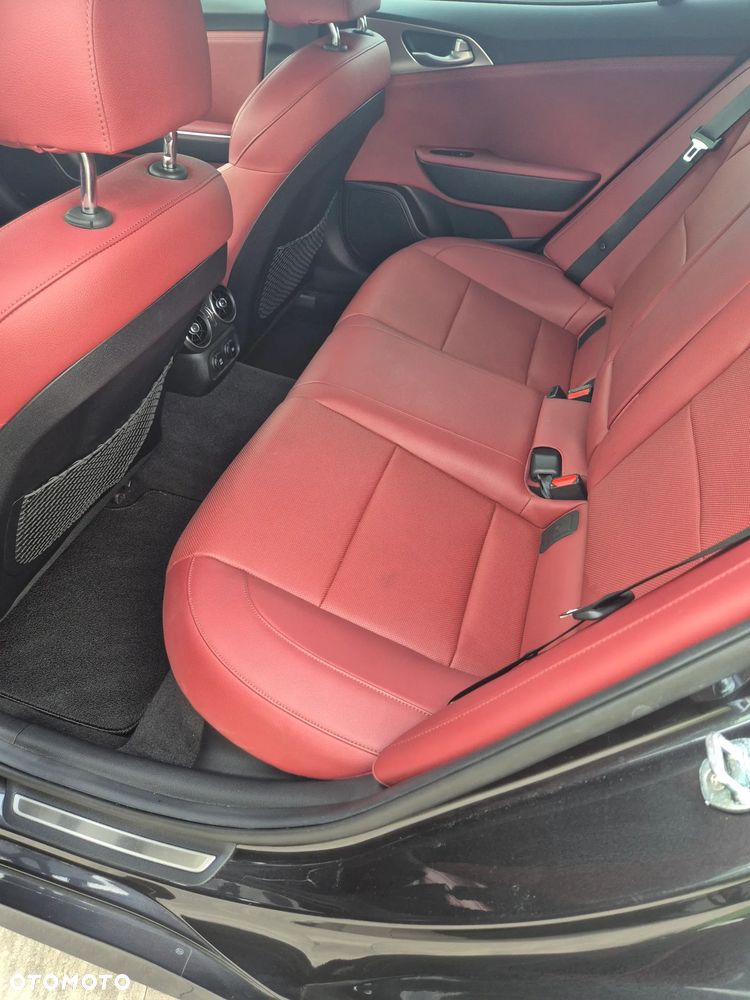 Kia Stinger 3.3 T-GDI V6 GT AWD - 13