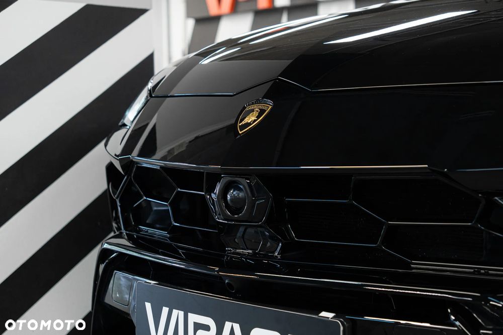 Lamborghini Urus - 12