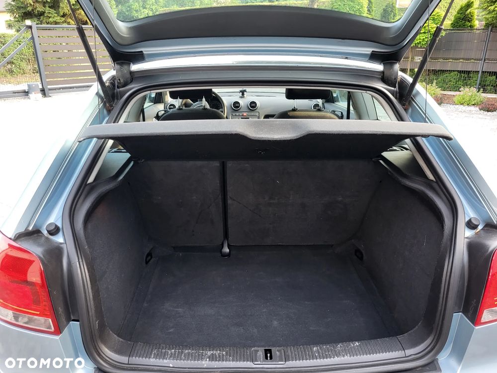 Audi A3 3-drzwiowe 1.6 Ambiente - 11