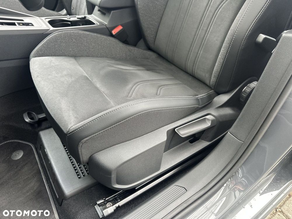 Volkswagen Golf - 8