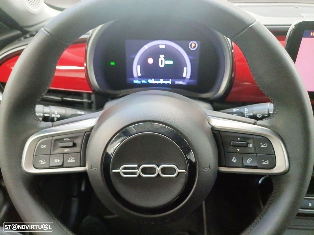 Fiat 600e 54 kWh (RED) - 8