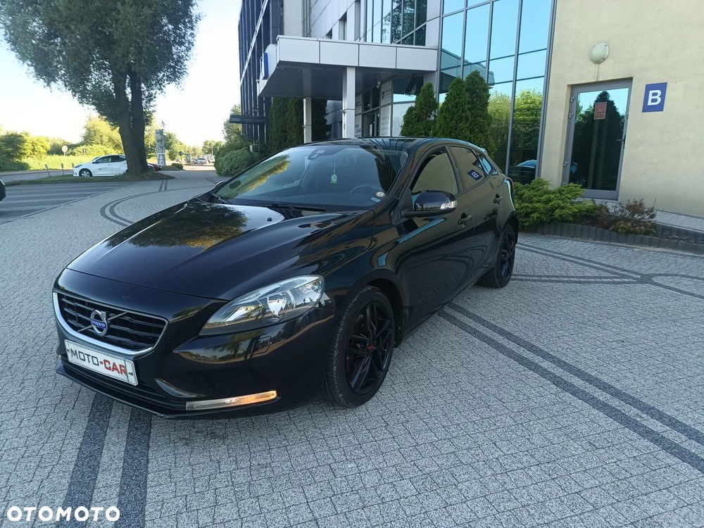Volvo V40 D4 Momentum - 1