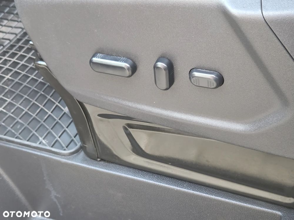 Ford Transit Custom 300 L1H1 VA Titanium - 28