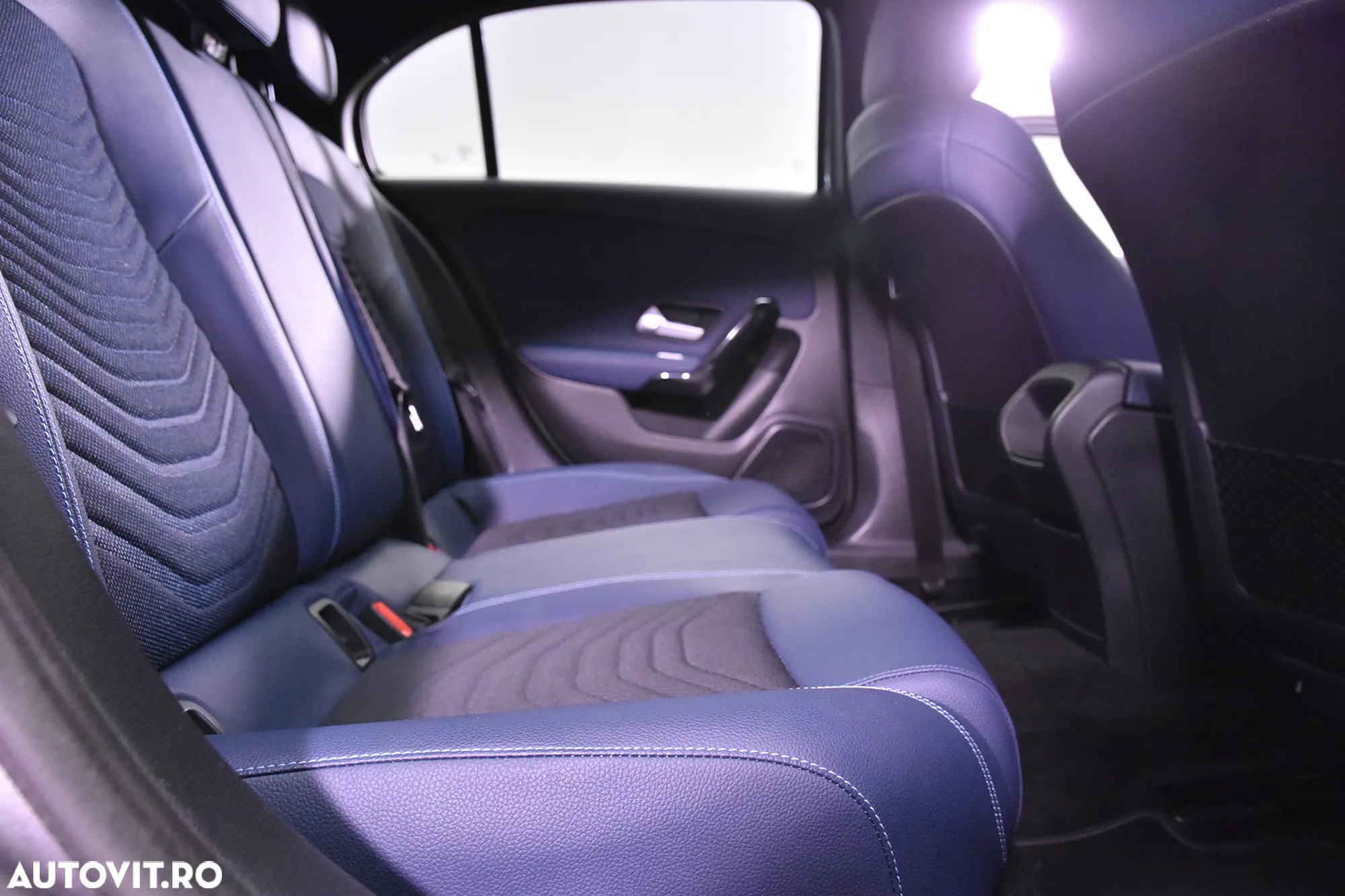 Mercedes-Benz A 180 7G-DCT - 12