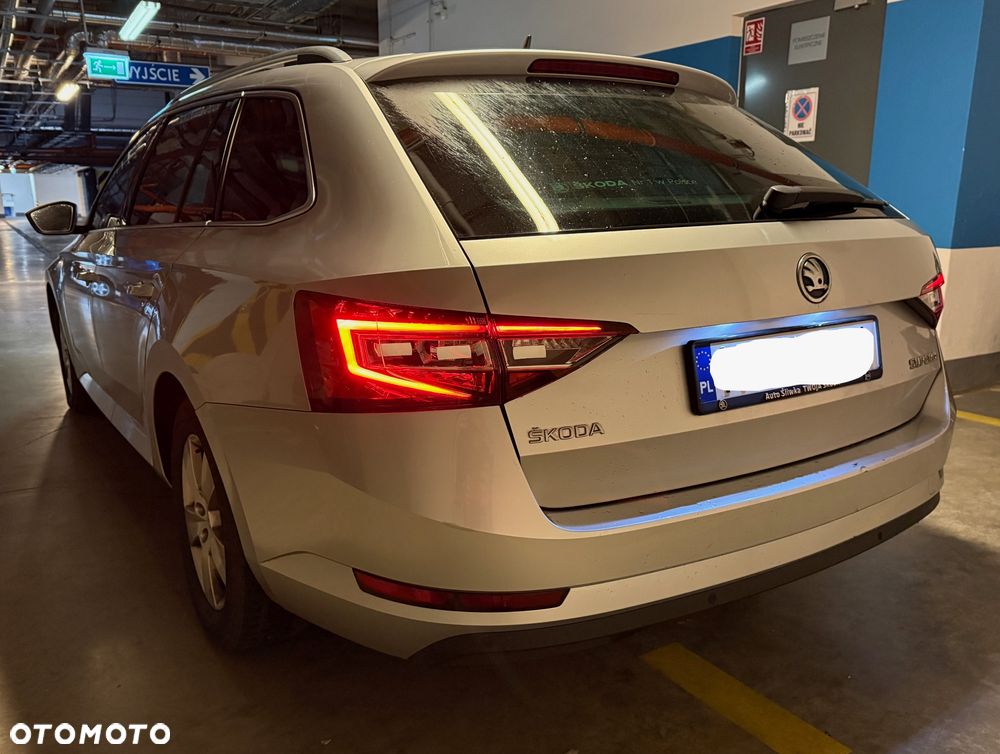 Skoda Superb 1.8 TSI Ambition DSG - 5