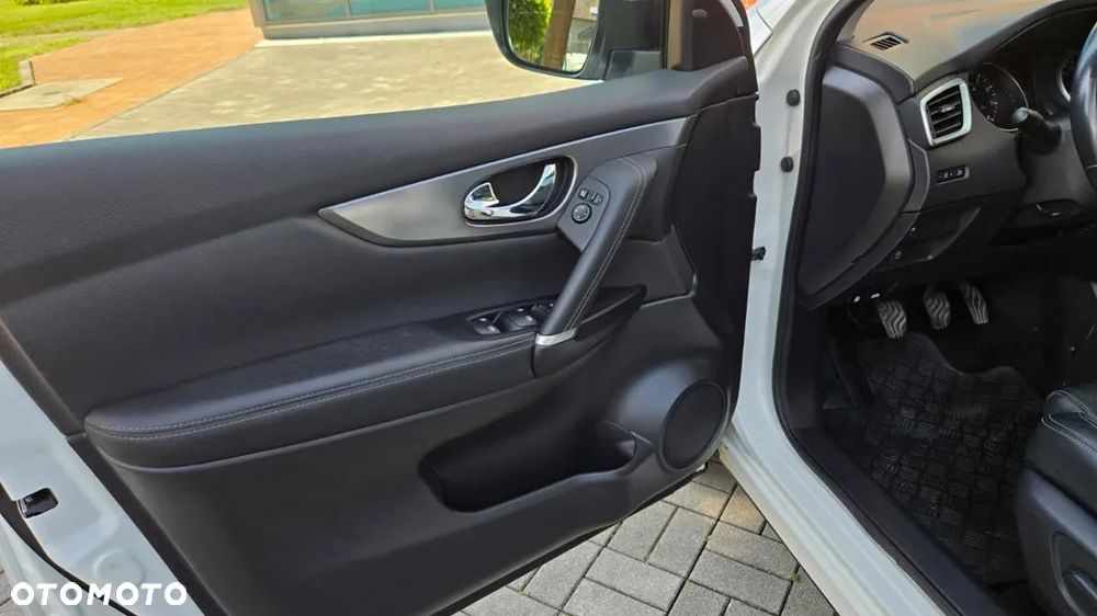 Nissan Qashqai 1.2 DIG-T TEKNA+ - 24