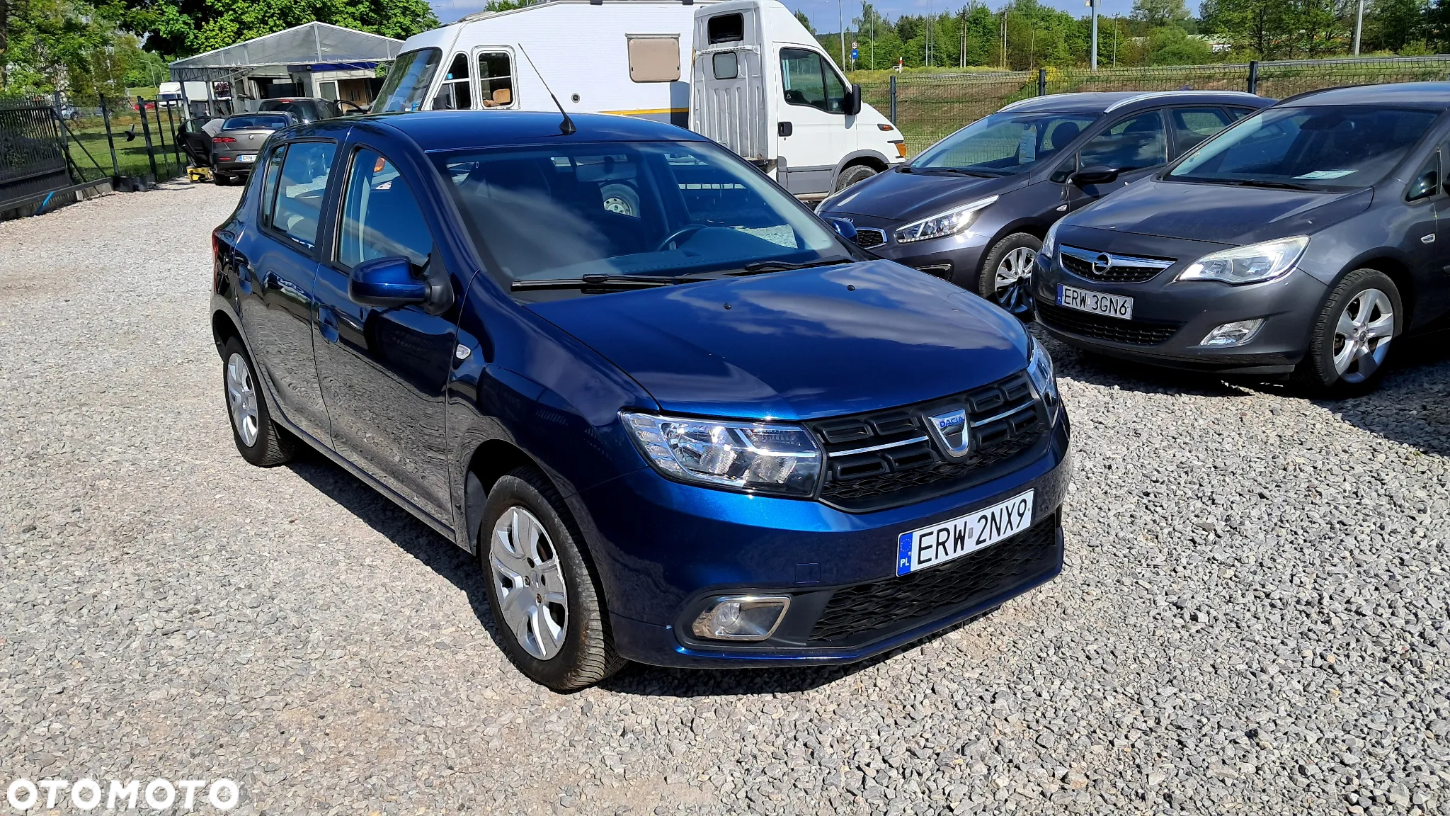 Dacia Sandero SCe 75 Essential - 2