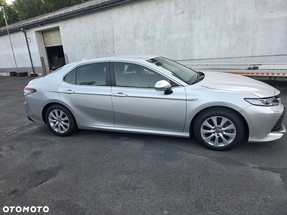 Toyota Camry - 5