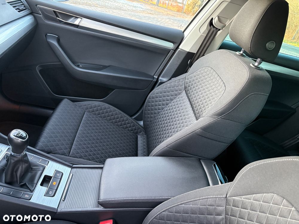 Skoda Superb 2.0 TDI Style - 22