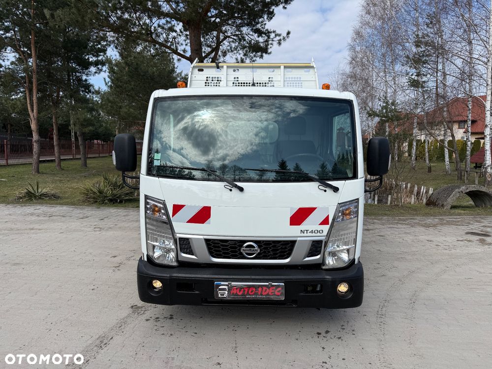 Nissan NT400 - 2