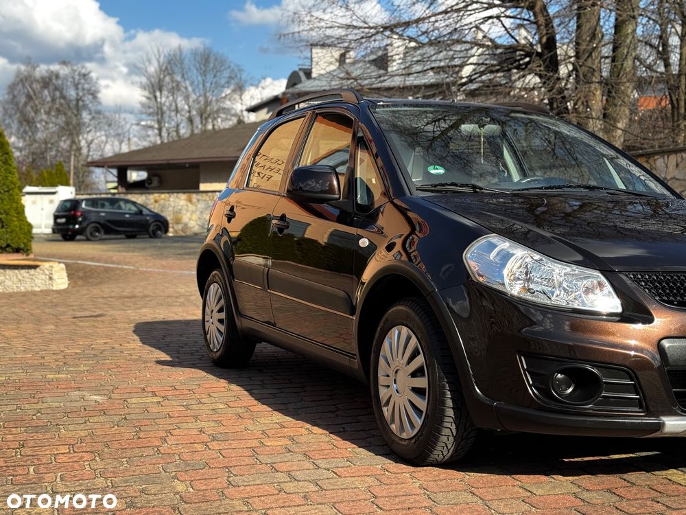 Suzuki SX4 1.6 Premium - 28